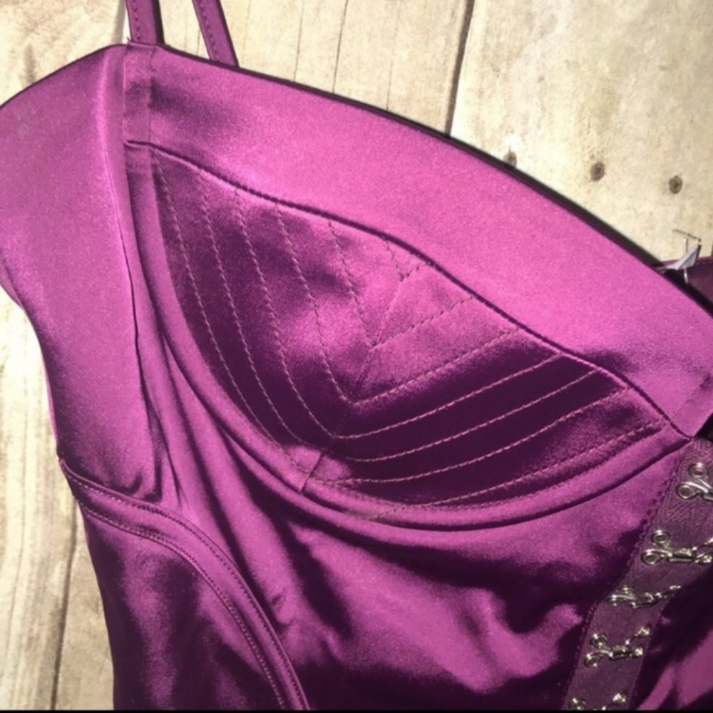 NWOT Oh Polly Hook/Eye Sleek Burgundy Bodycon Corset Satin Mini Dress US Size 4 - Picture 3 of 9